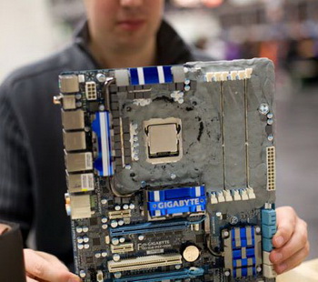 DDR3 3068 MHz 